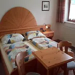 Geraeumige In Mit Sauna